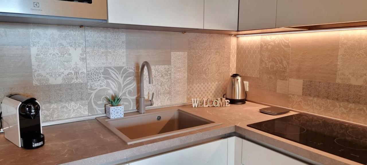 Ferienwohnung Dolce Blu Sirmione Rivoltella del Garda Exterior foto